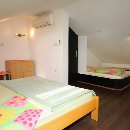 Krk 5400a * Krk Town